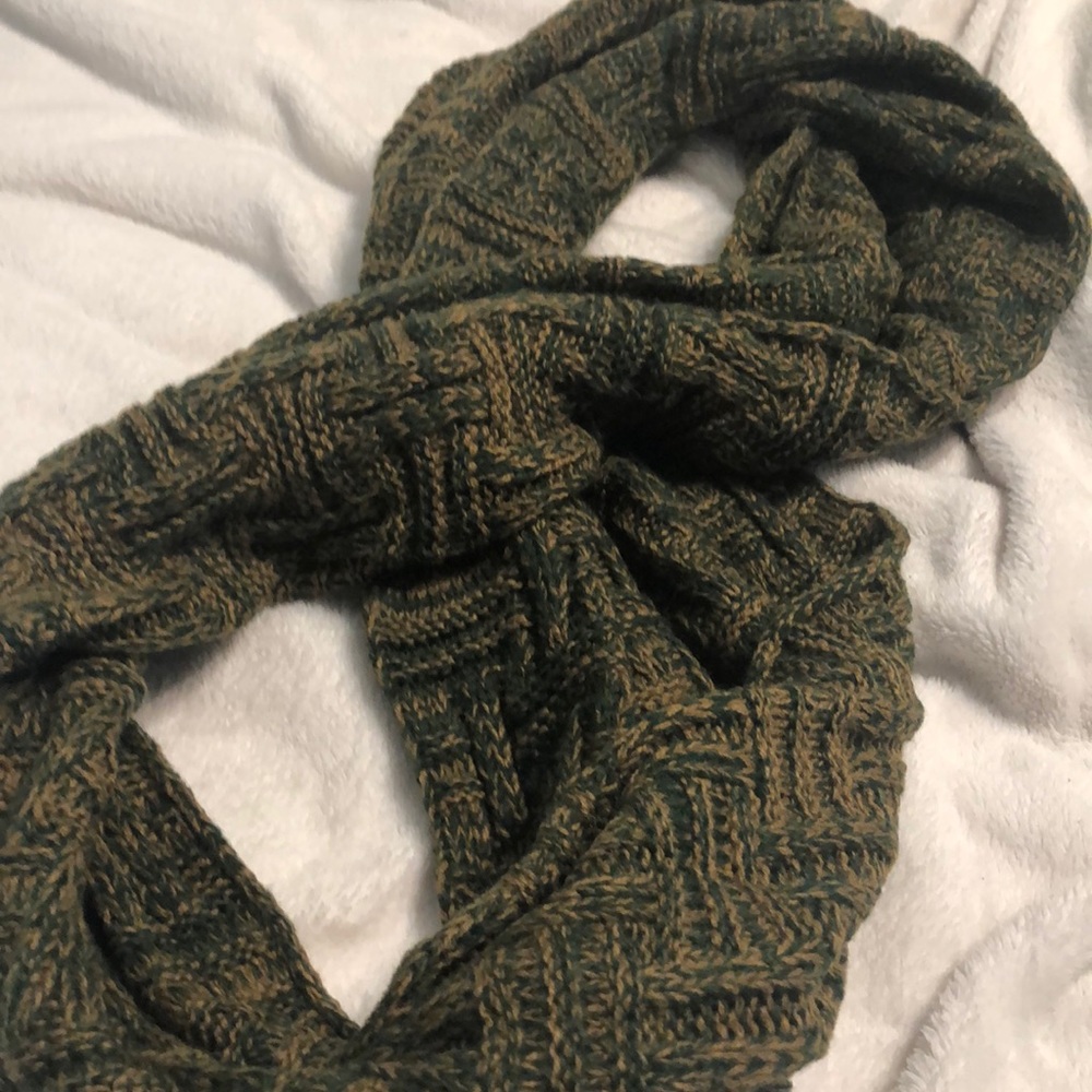 Infinity Scarf - Picture 2 of 3